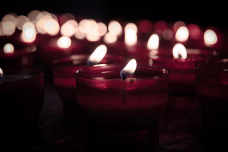 Romania marks national day of mourning in Queen Anne's memory