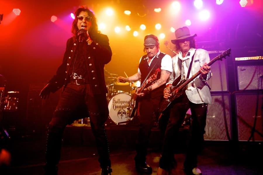 Johnny Depp goes on Bucharest stage this summer, with Alice Cooper and Joe Perry