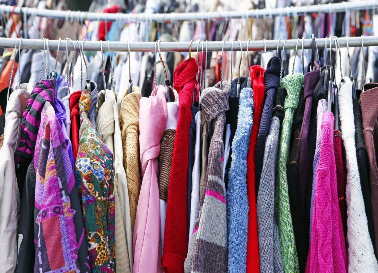 Survey: Three out of four Romanians bought secondhand clothing in the last three years