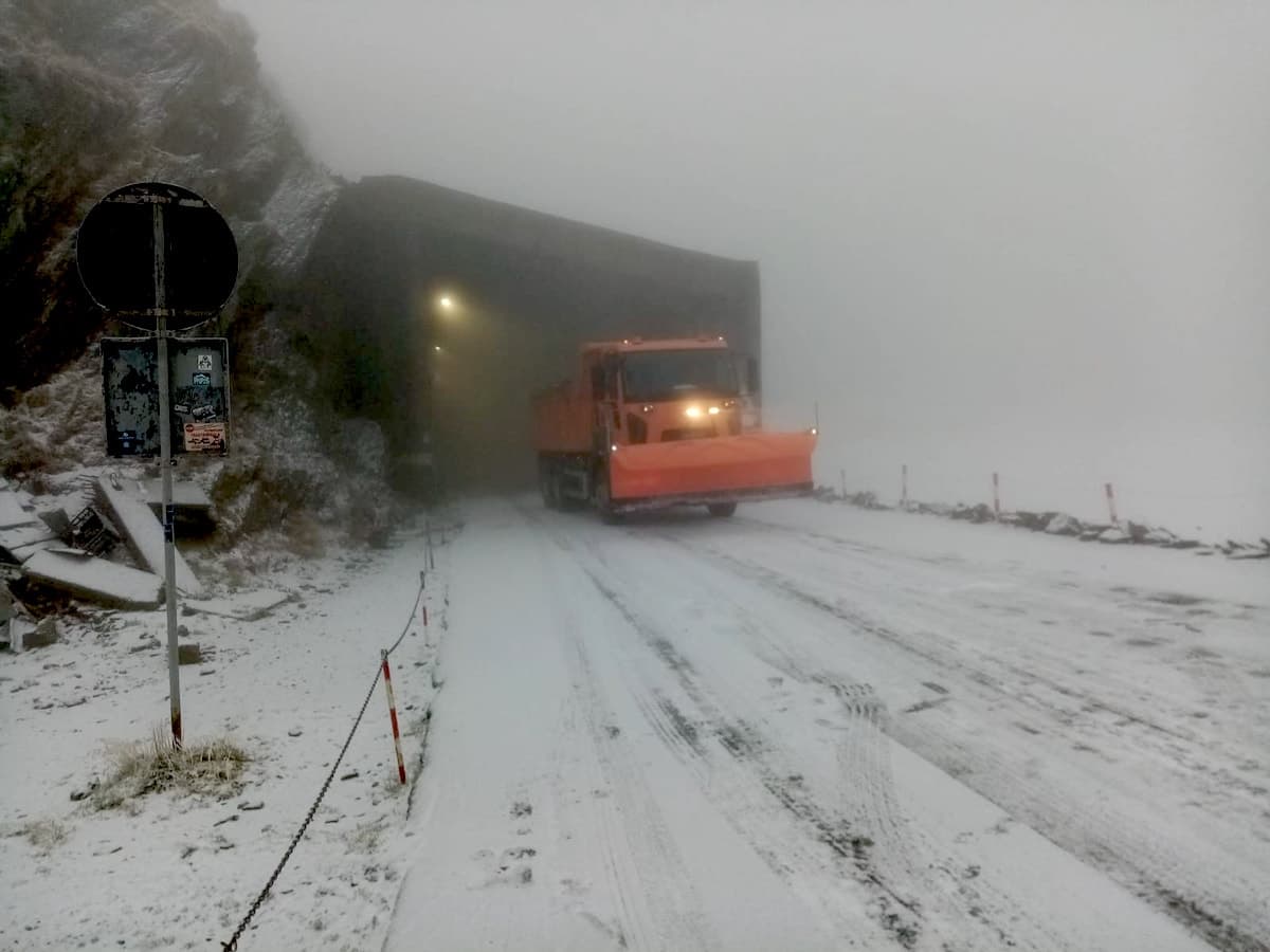 Snow on Transfagarasan