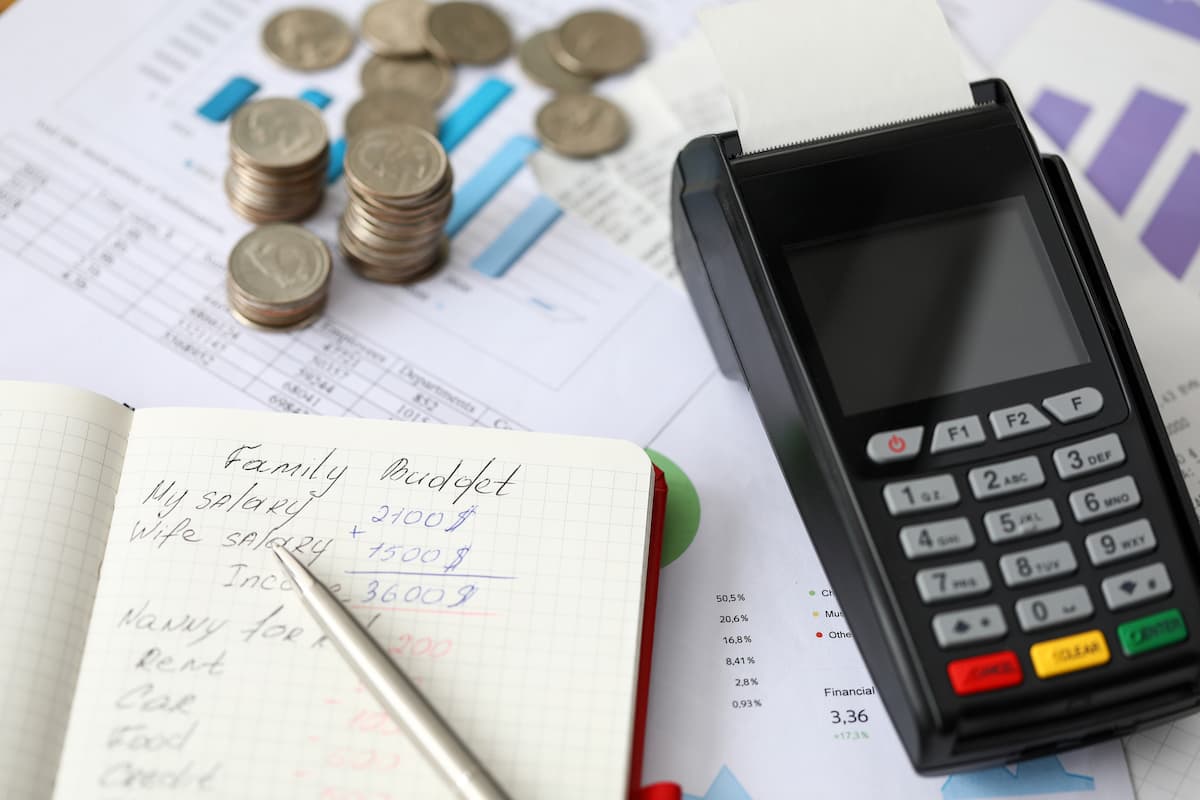 Analysis: Household income & spending, double on paper in five years. What's the reality behind the numbers in Romania?