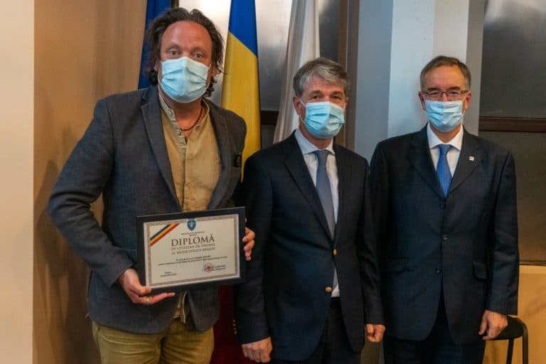 Central Romania: Producer of Wild Carpathia series becomes honorary citizen of Braşov