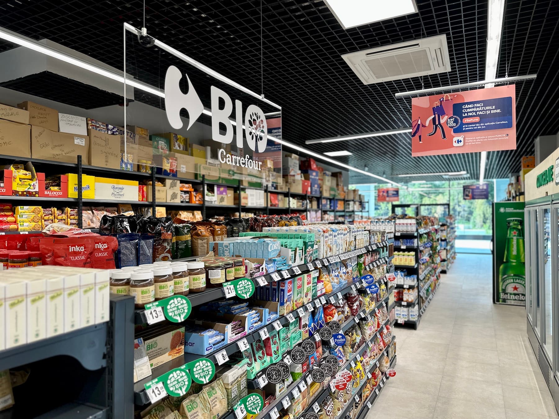 Carrefour opens a new Carrefour Express store in One Cotroceni Park, enhancing the range of commercial services offered by the development