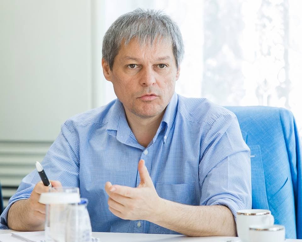 PM Dacian Ciolos launches his platform for Romania aiming to get support for a new mandate