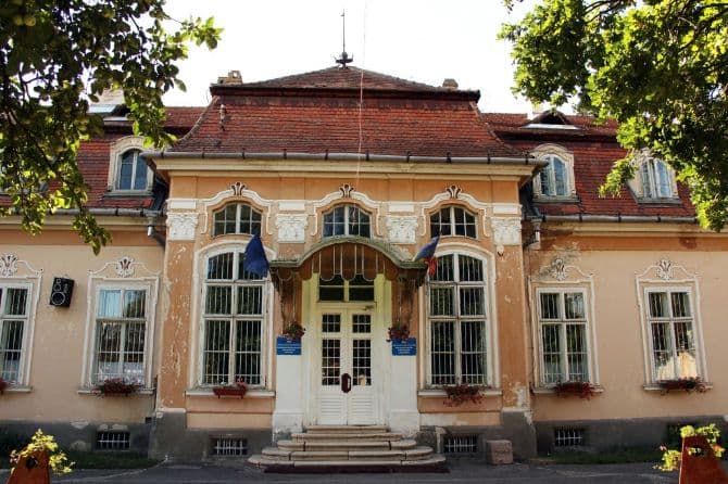 Discover Romania: The Teleki Castle in Dumbravioara