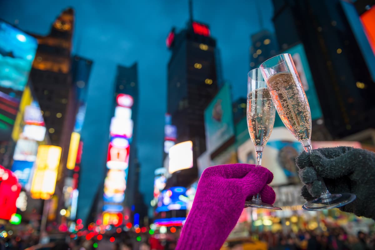 Comment: NYE celebrations, US vs. Romania: From the Ball Drop in Times Square to… what could Romania “drop”?