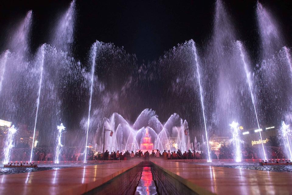 Downtown Bucharest Fountains Reopen With Multimedia Show Romania Insider