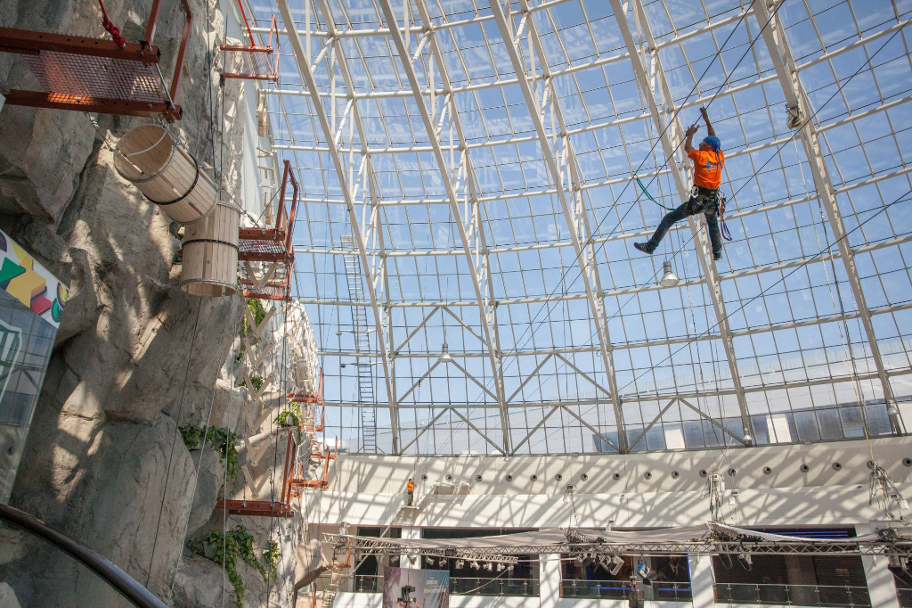 One Of Bucharest S Biggest Malls Opens Indoor Adventure Park Romania Insider