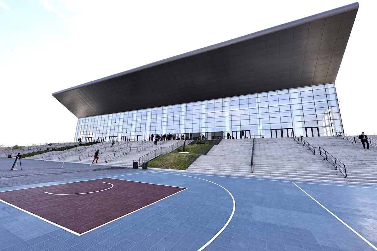 Premierul României inaugurează o nouă arenă polivalentă de 25 de milioane de euro la Oradea