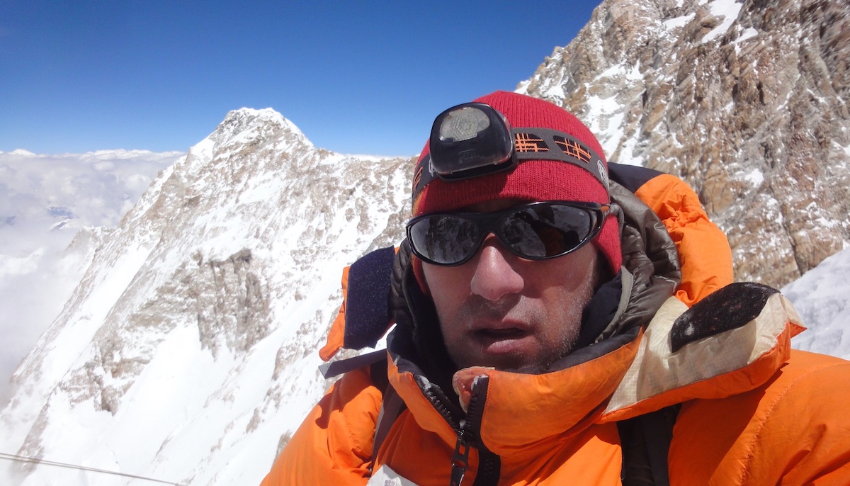 Alpinistul român Horia Colibășanu ajunge pe vârful Kangchenjunga