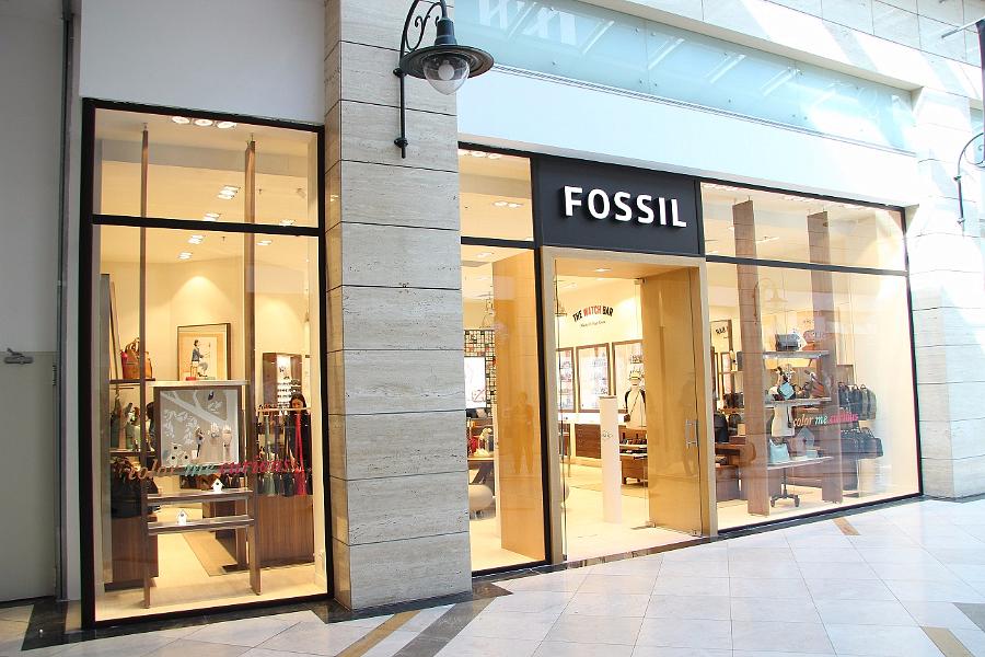 Fossil shop near outlet me
