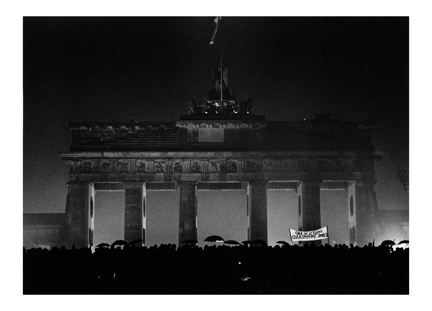 Expoziția Barbara Klemm la București va prezenta fotografii ale Germaniei înainte și după reunificare