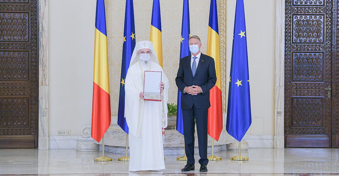 President Iohannis Decorates The Patriarch Of The Romanian Orthodox Church Romania Insider