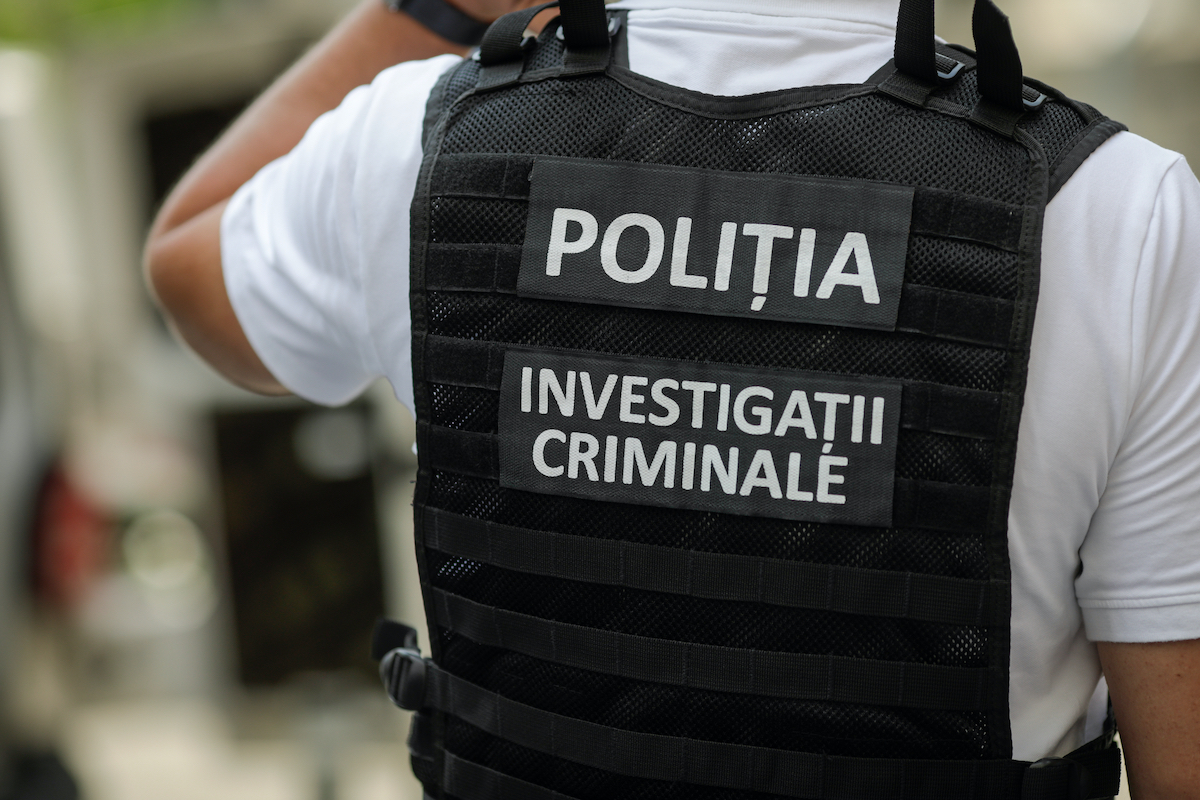 DIICOT investighează un tânăr de 17 ani din București pentru amenințări teroriste trimise școlilor din România în septembrie 2025