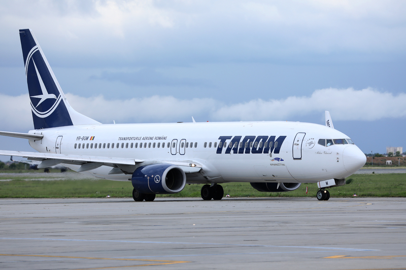 Passenger on TAROM flight self-harmed with a razor blade, many Romanian officials on board