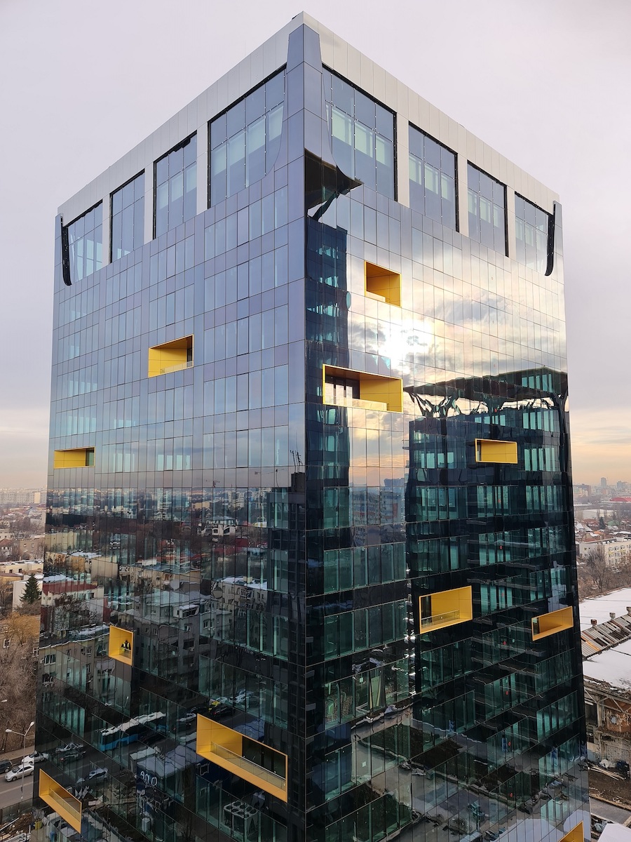 Fondatorul Superbet, Sacha Dragic, ar fi ofertat pentru clădirea de birouri One Tower din București.