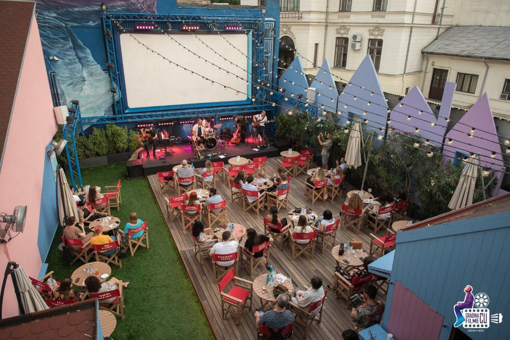 Grădina cu Filme din București se redeschide în această lună cu proiecții captivante în aer liber și festivaluri documentare de neratat!