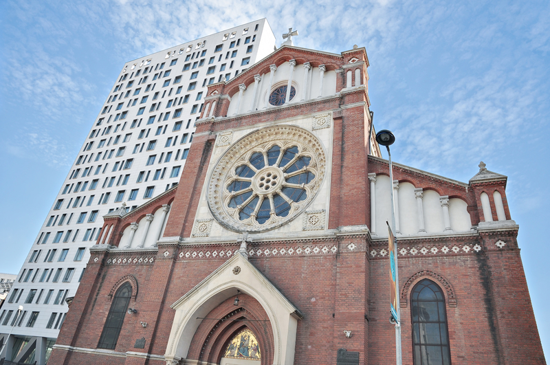 Bucharest mayor expects final court decision to demolish Cathedral Plaza office building