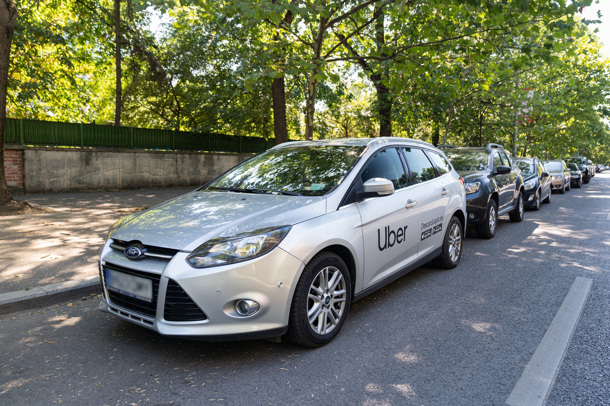 Serviciul de Curierat Disponibil în 25 de Orașe la Prețuri Convenabile și Urmărire în Timp Real