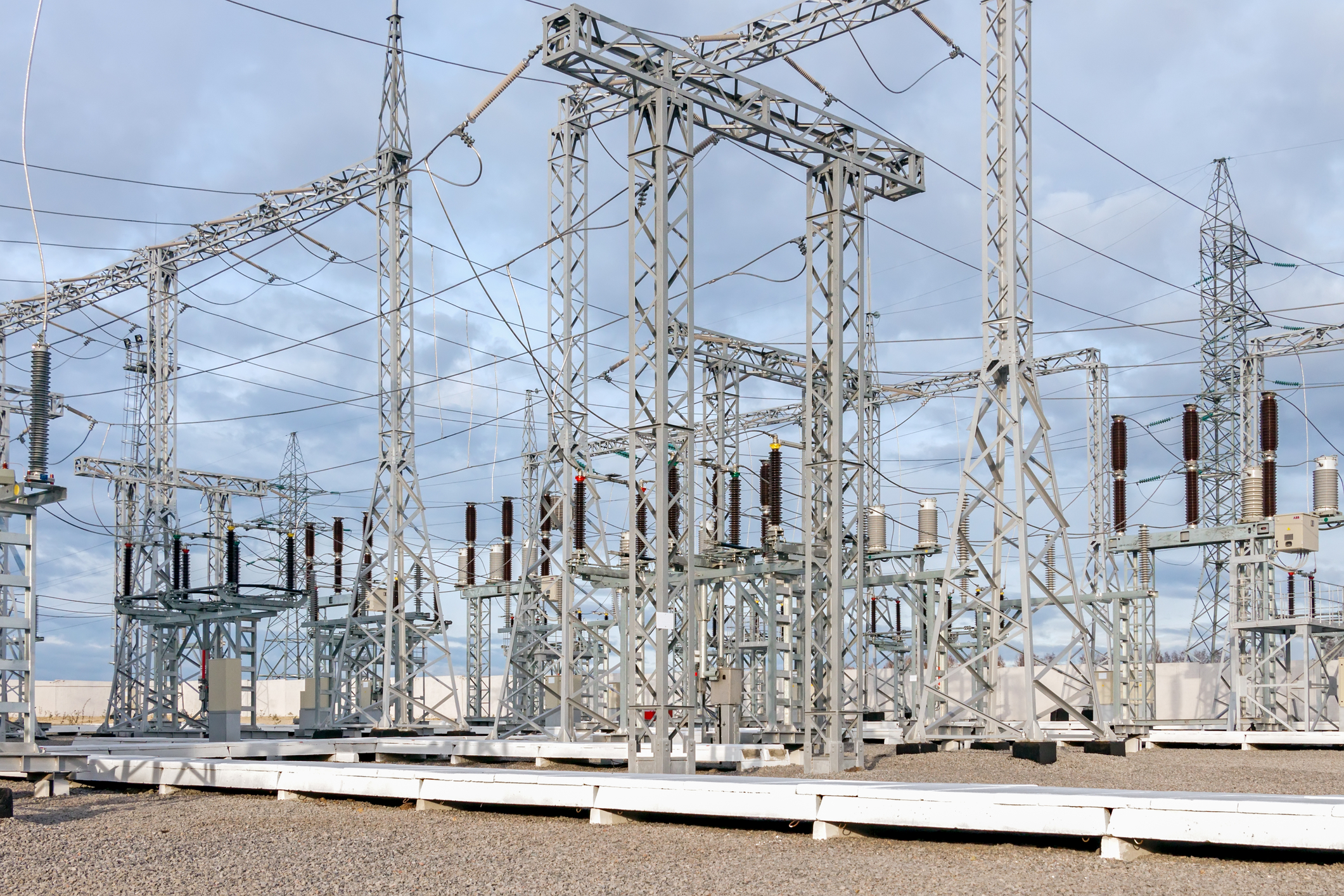 Romania's Transelectrica gets EUR 56 mln REPowerEU grant