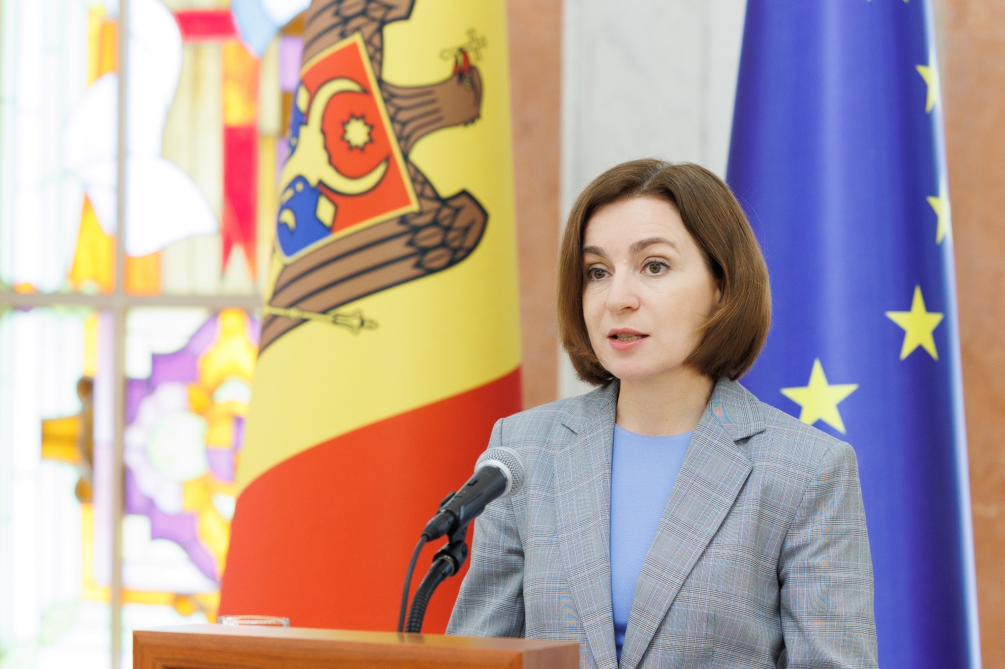 Moldovan president donates EUR 30,000 award to NGO for inclusion of children with Down syndrome