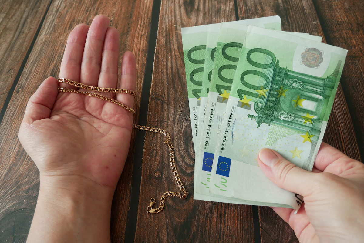 Romanian pawnshop market to hit record level of EUR 360 mln in 2023