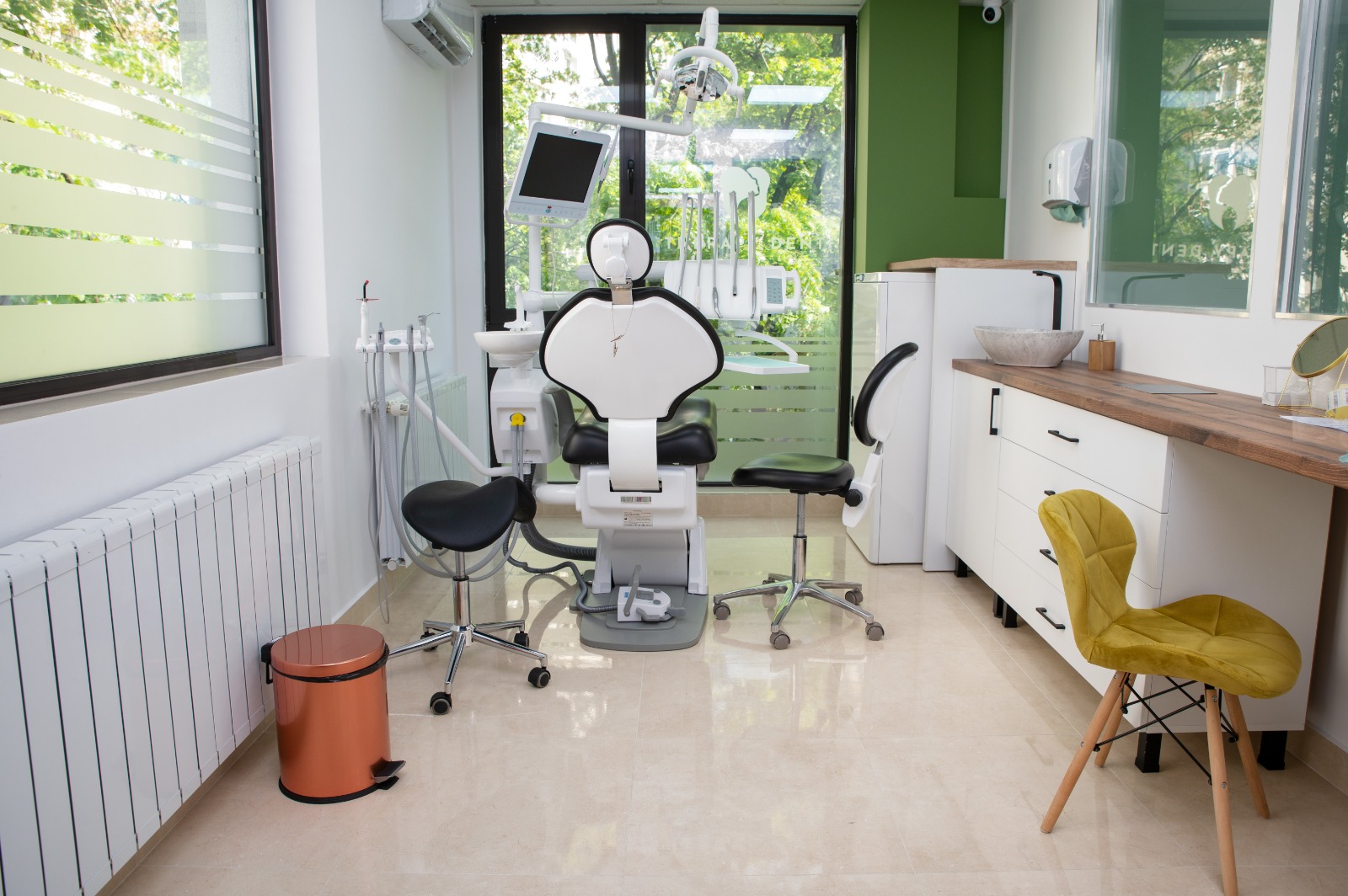 First dental clinic in Romania offering free psychotherapy and meditation opens after EUR 0.4 mln investment