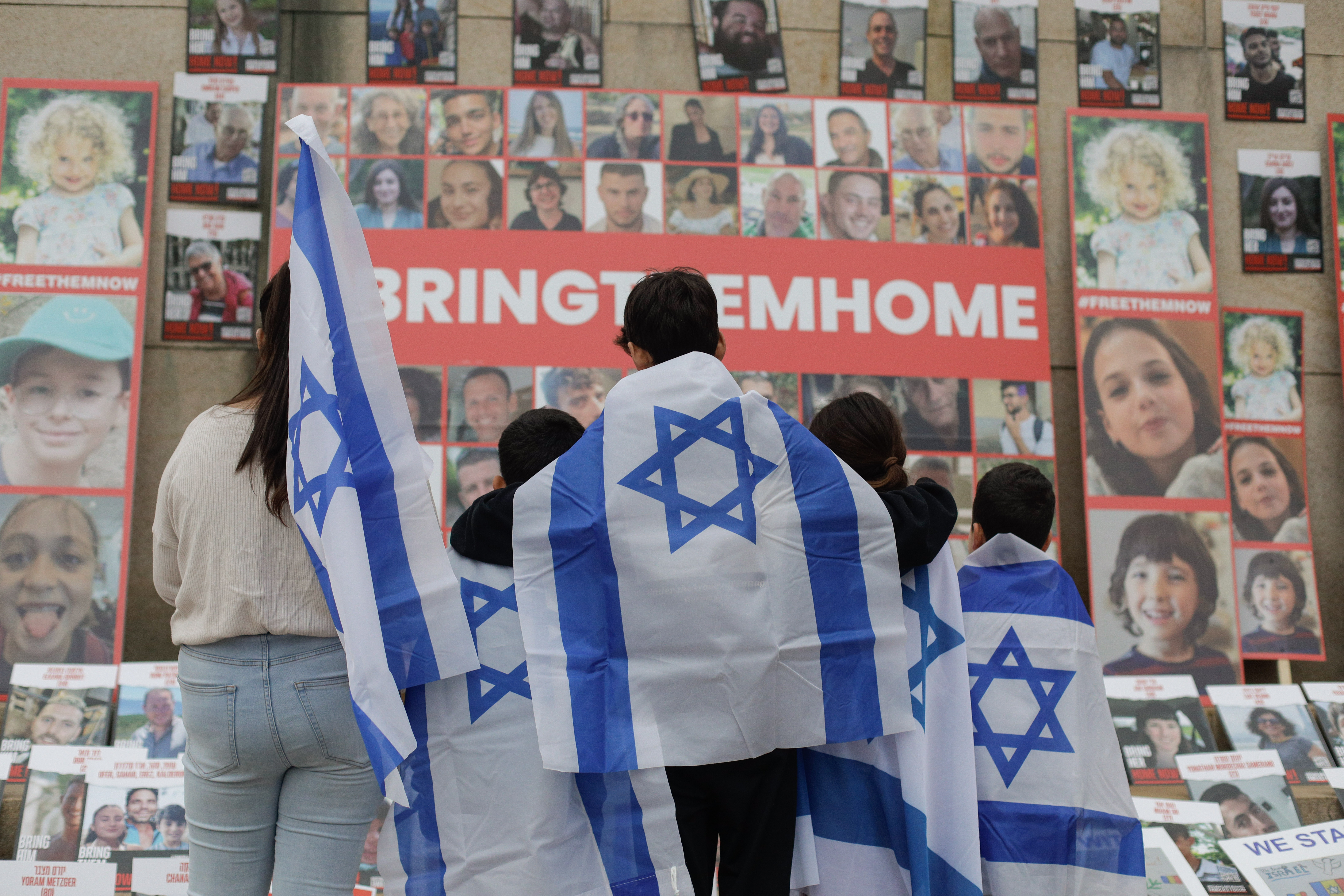 Authorities confirm fourth Romanian citizen currently held hostage by Hamas