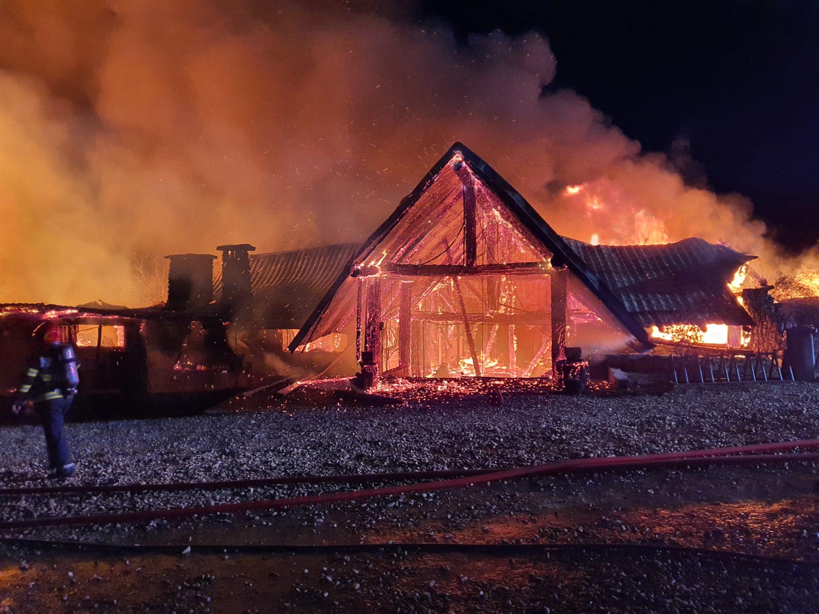 Southern Romania: Guesthouse burns down on Christmas killing seven, one missing