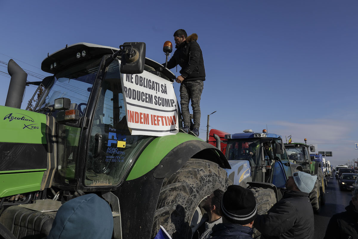 Romanian farmers, truckers remain on the streets as no agreement with Govt. is reached