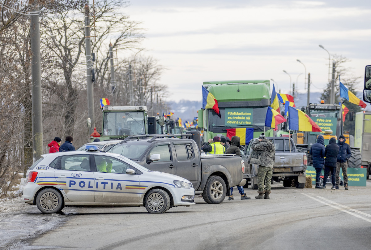 Survey: 93.6% of Romanians support farmers and truckers in their protests