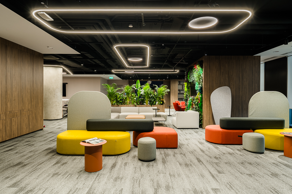 Lemon Office Design has signed the design of an innovative office space for BAT Digital Business Solutions at One Cotroceni Park