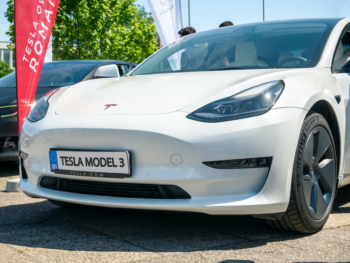 Tesla enters top 10 of new car registrations in Romania in first quarter