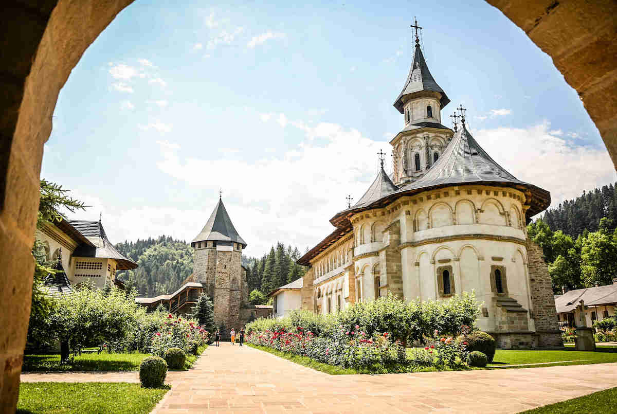 New multimedia platform Attractive Romania promotes 12 cultural routes to explore in the country