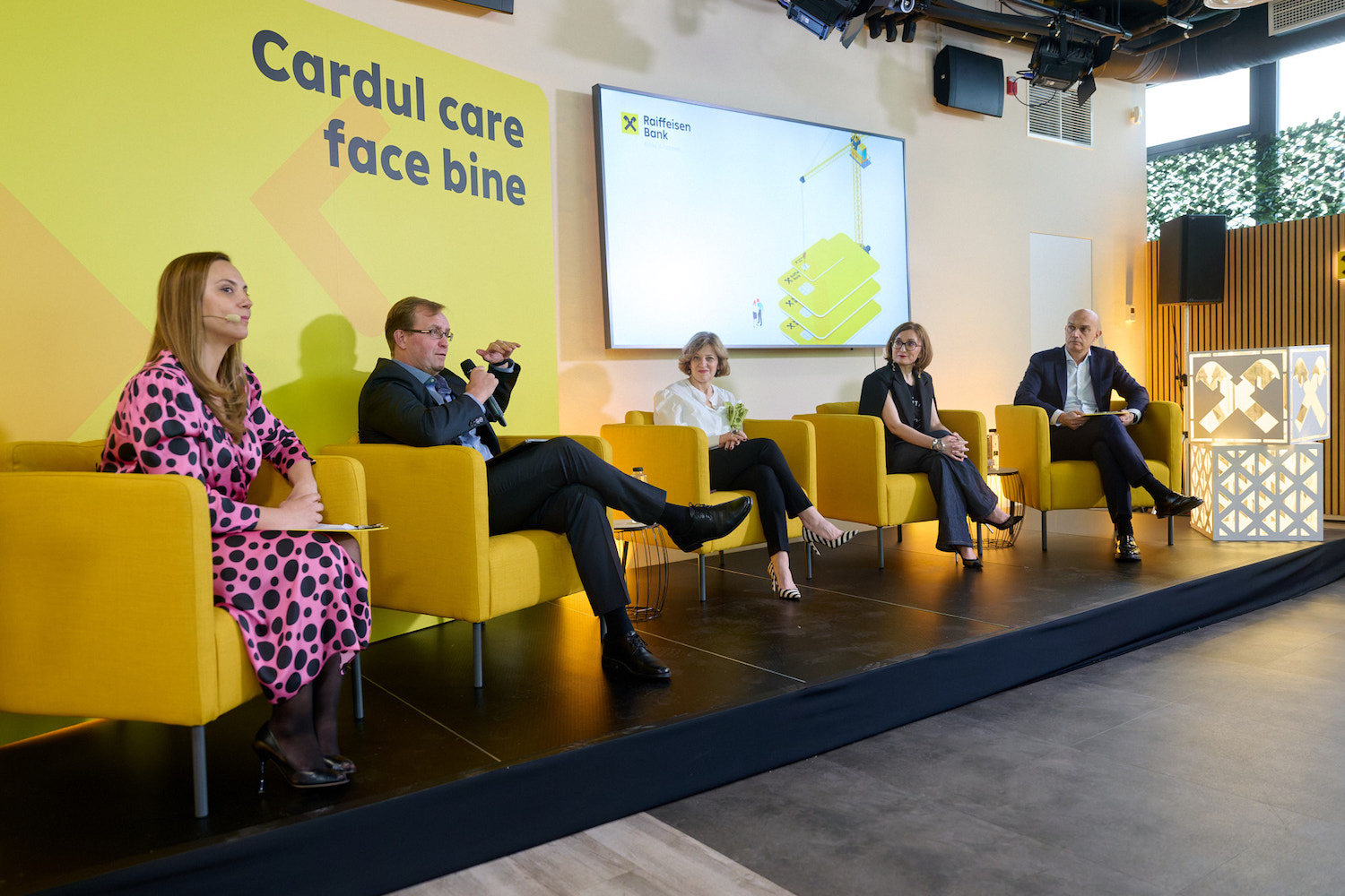 Raiffeisen Bank supports Dăruiește Viață with EUR 1 million and launches, for the first time, The Yellow Card that Does Good