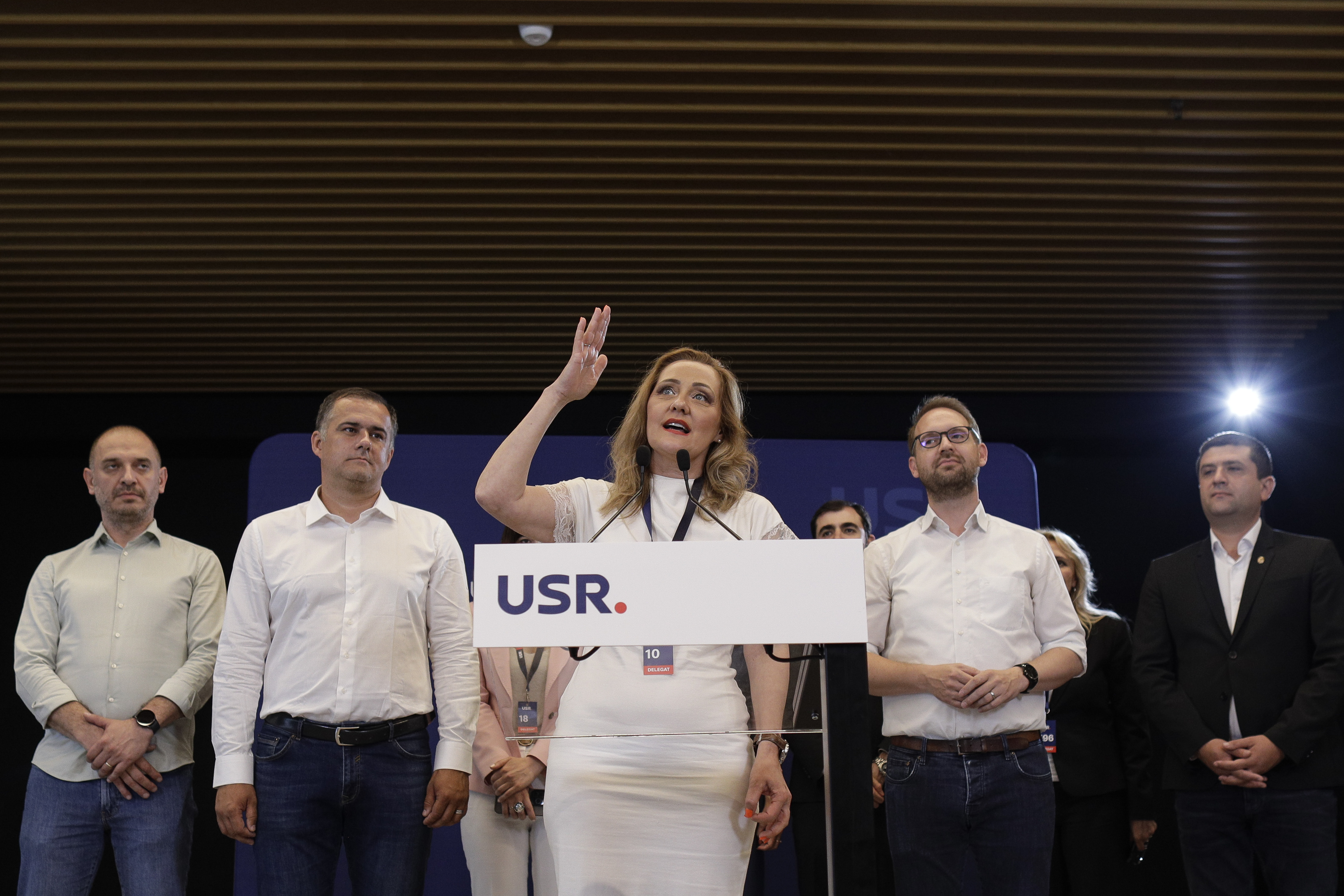 Center-right Romanian opposition party USR chooses new leader as presidential candidate
