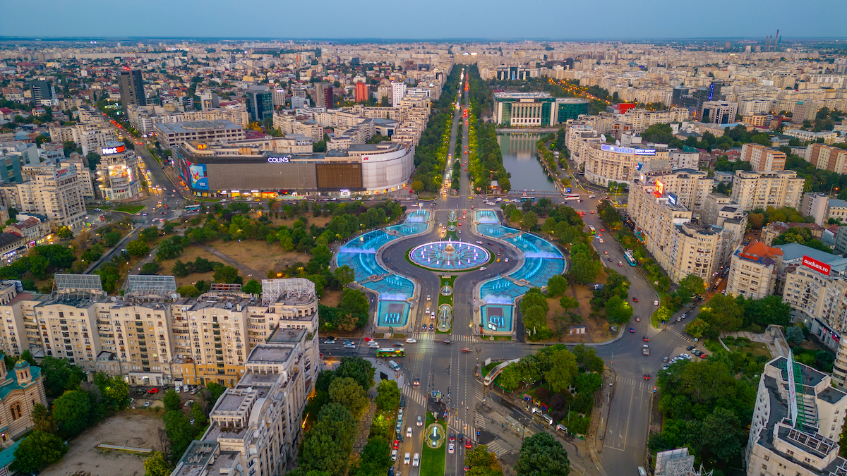 Dispute between mayors delays consolidation of Bucharest’s Unirii Square