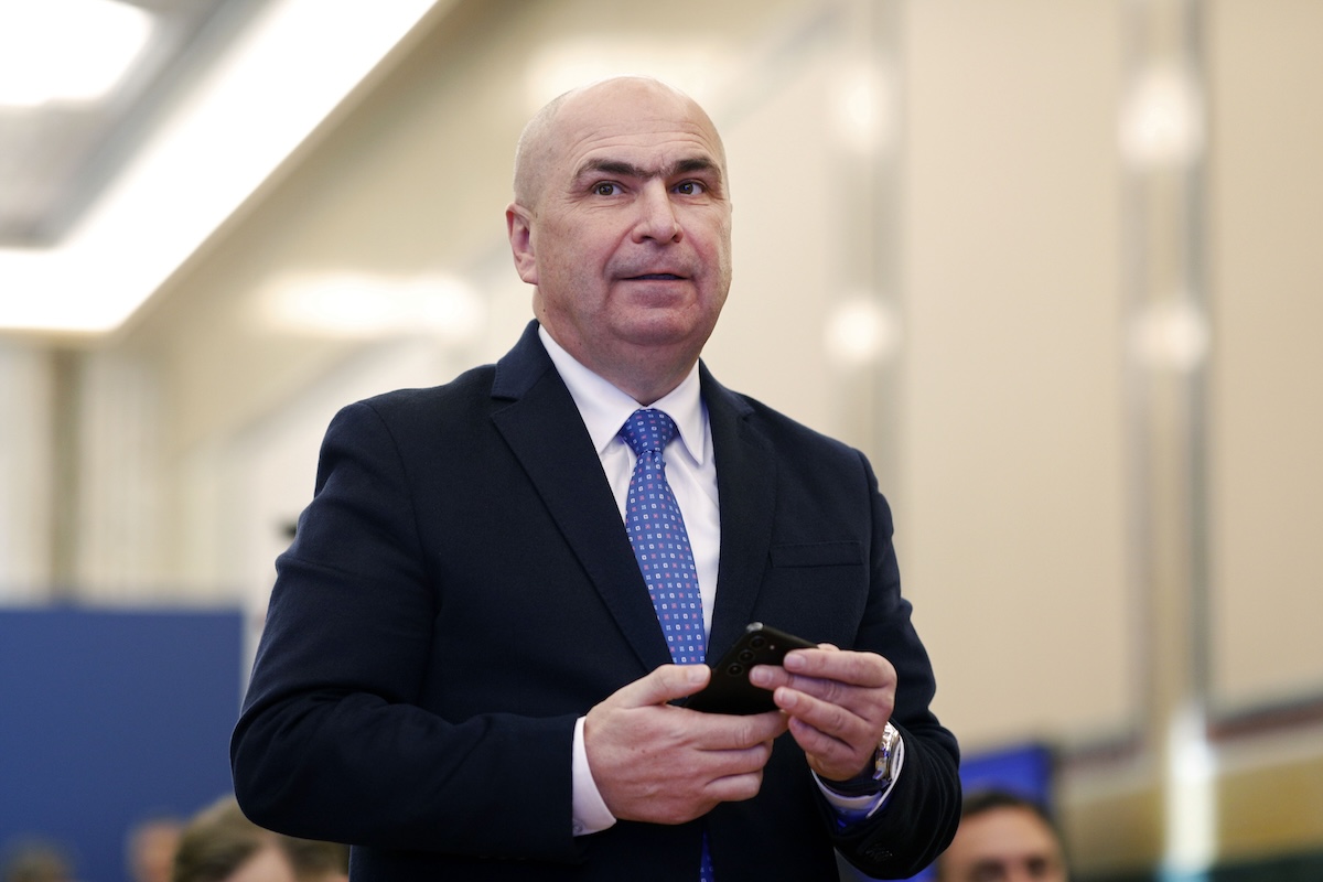 Președintele interimar Ilie Bolojan susține candidatura lui Nicușor Dan în turul doi al alegerilor prezidențiale din România, defășurate pe 18 mai.