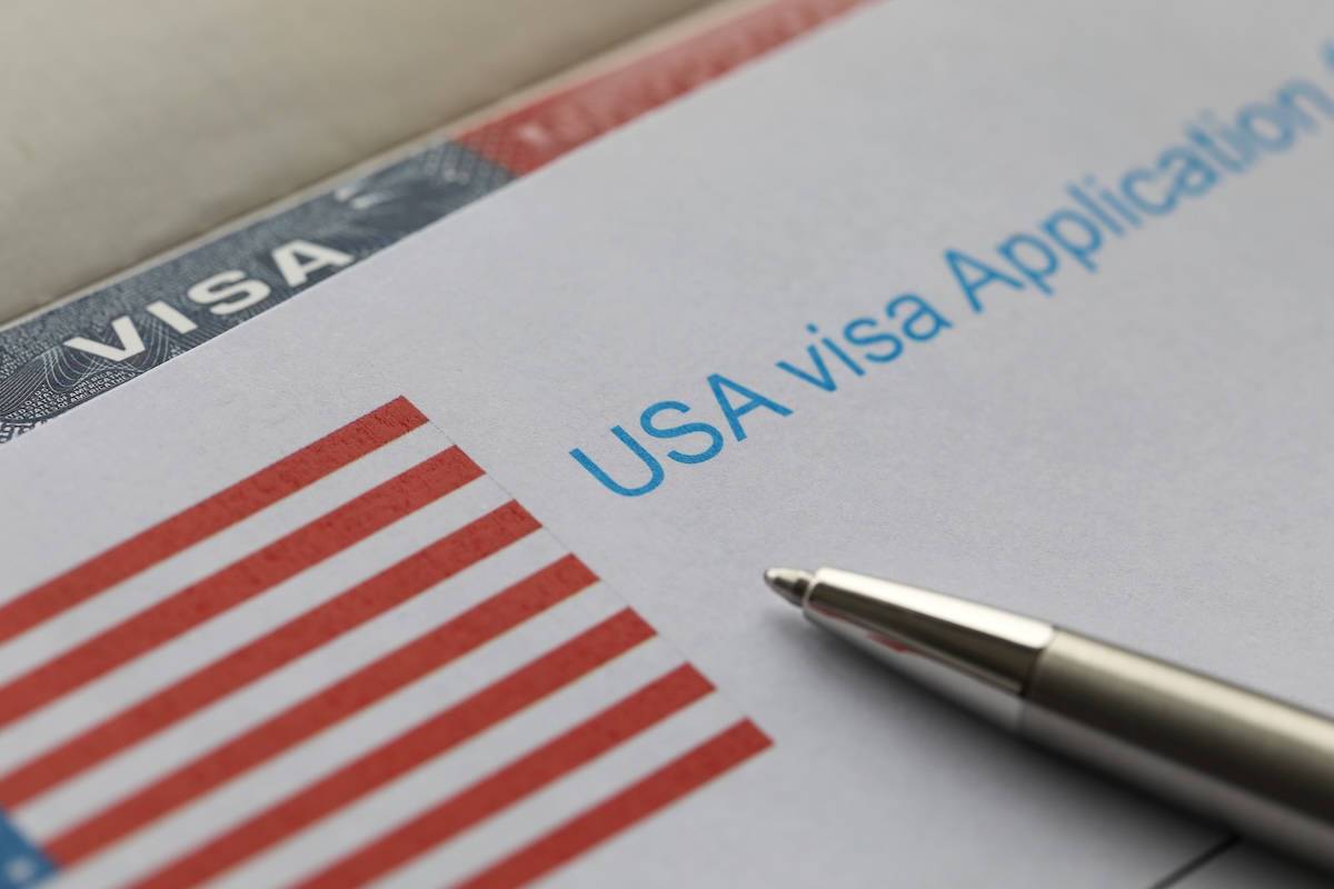 SUA Retrage România din Programul Visa Waiver: Analiza Motivului și Implicațiile Politice