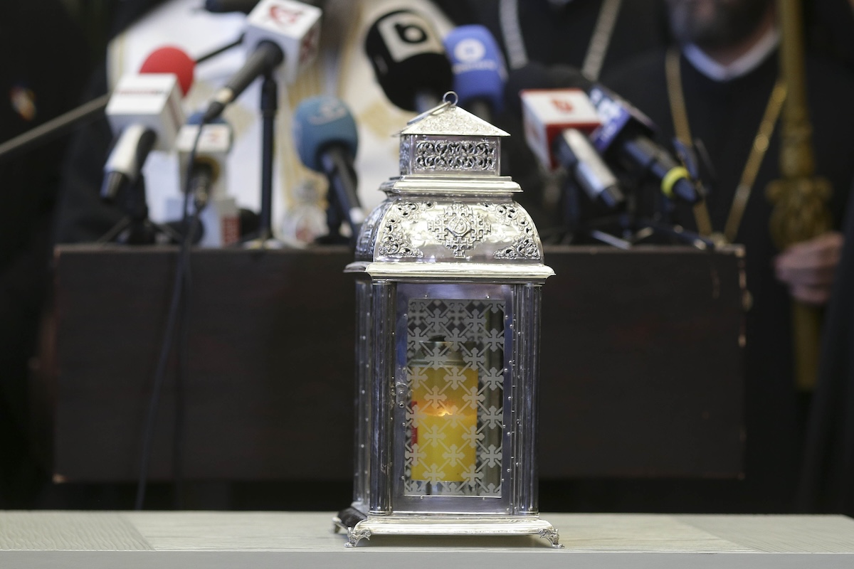 Holy Light brought from Jerusalem to Romania this weekend for Easter