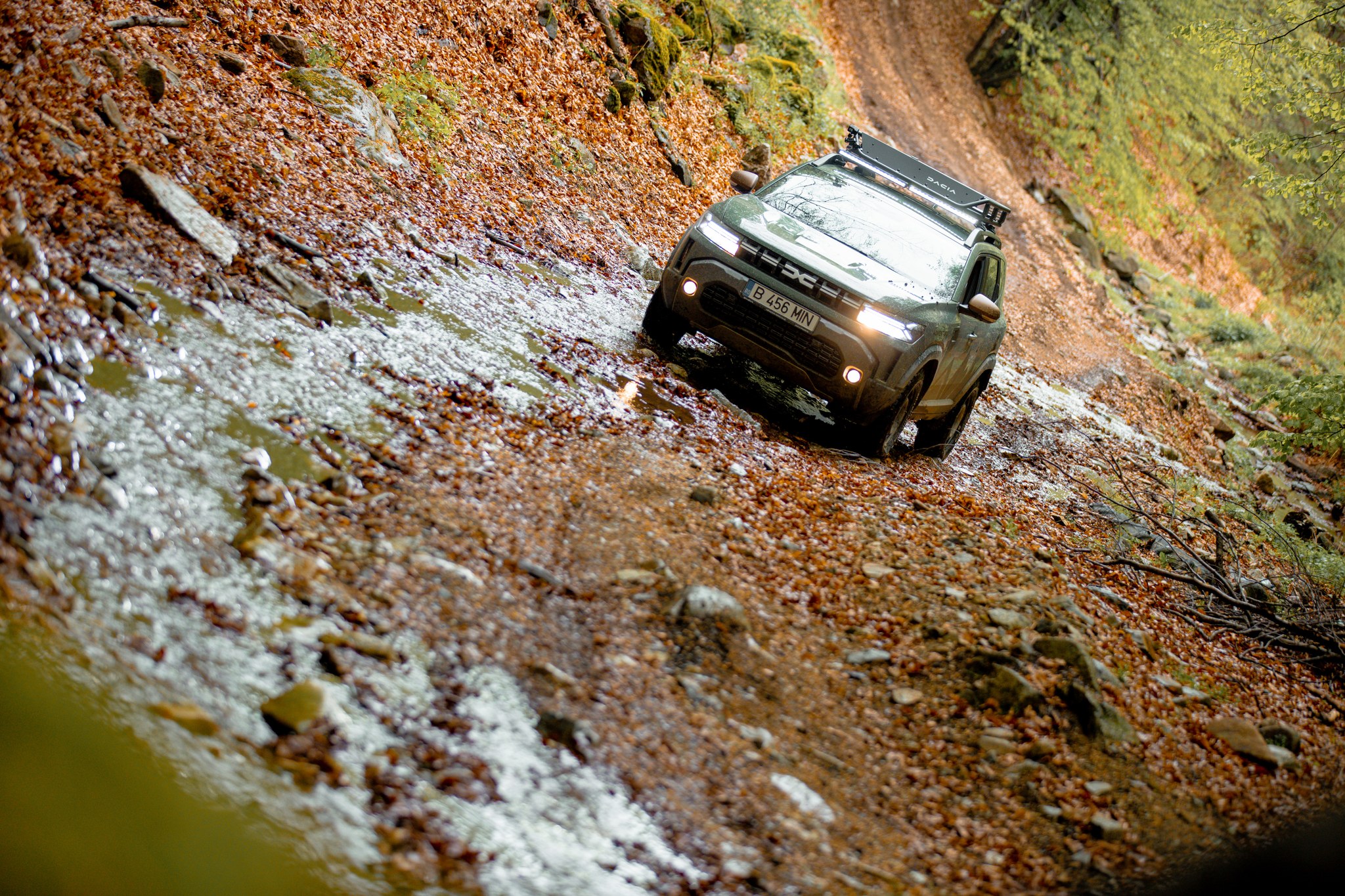 Echipa Dacia Sandriders face spectacol pe Transalpina, cel mai înalt drum din România, într-o demonstrație off-road captivantă!