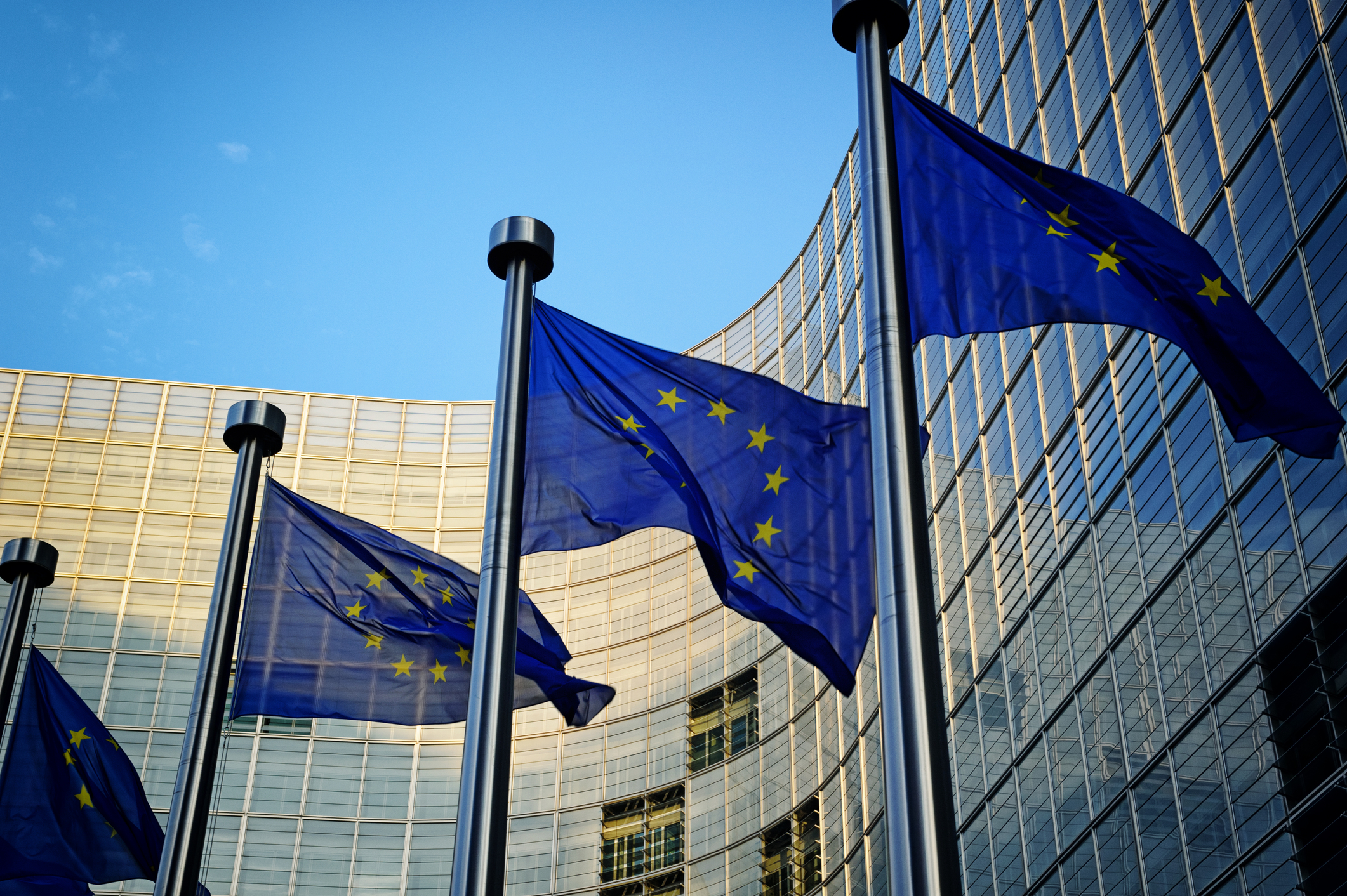 Controverse și presiuni asupra legislației europene până în 2025