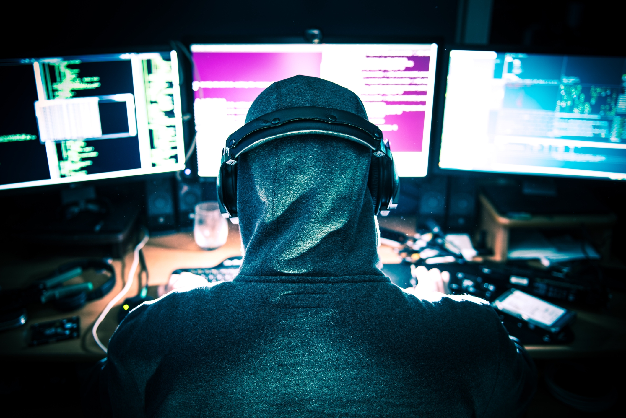 Grup de hackeri pro-ruși atacă site-uri guvernamentale din România în ziua alegerilor prezidențiale, revendicând atacurile DDoS asupra instituțiilor-cheie.