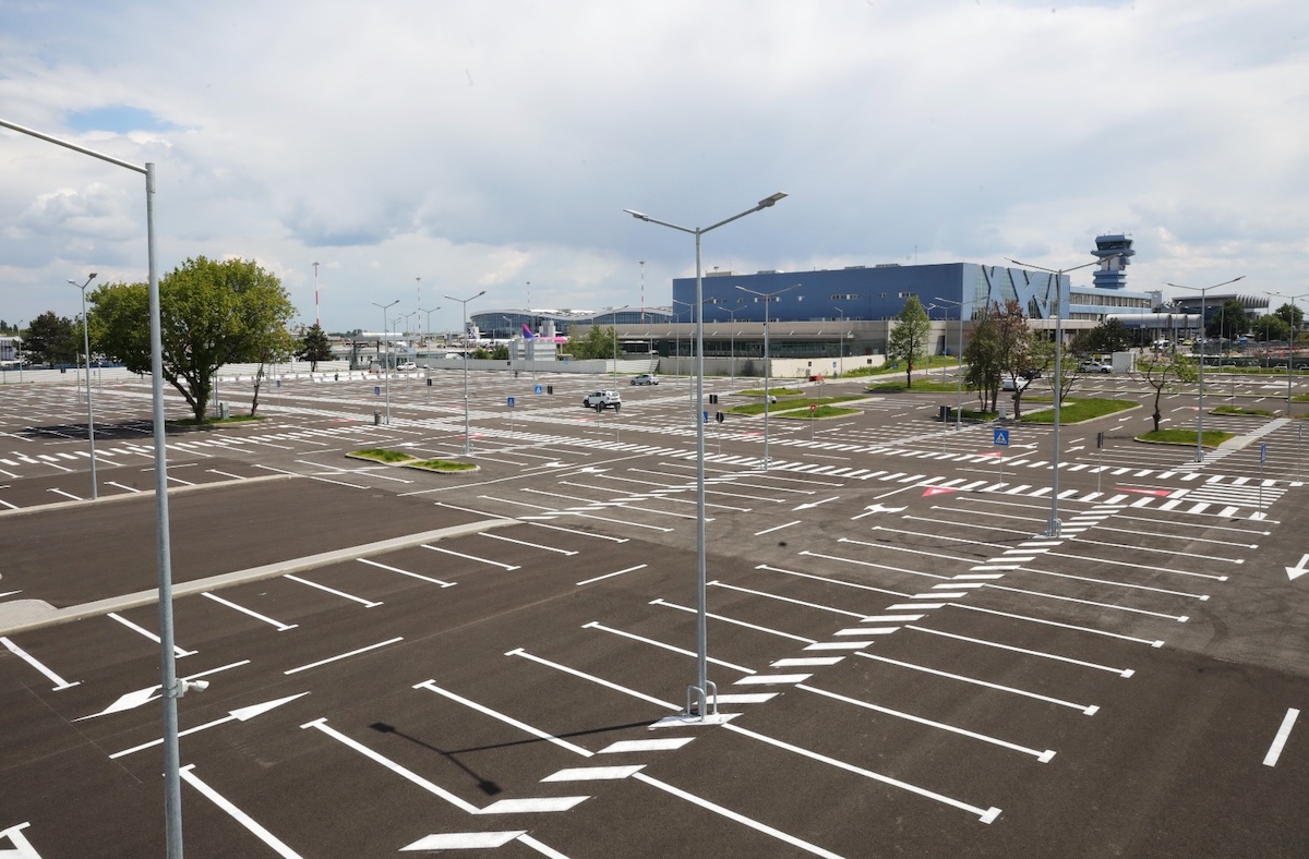  Noul parcaj pe termen scurt, P7, de la Aeroportul Otopeni din București își deschide porțile lângă terminalul de plecări.