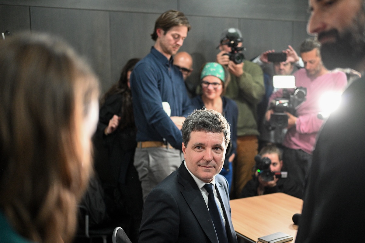 Sorbonne Paris Nord îl felicită pe Nicușor Dan, fost student la doctorat, pentru alegerea sa ca președinte al României, evidențiindu-i rădăcinile academice.
