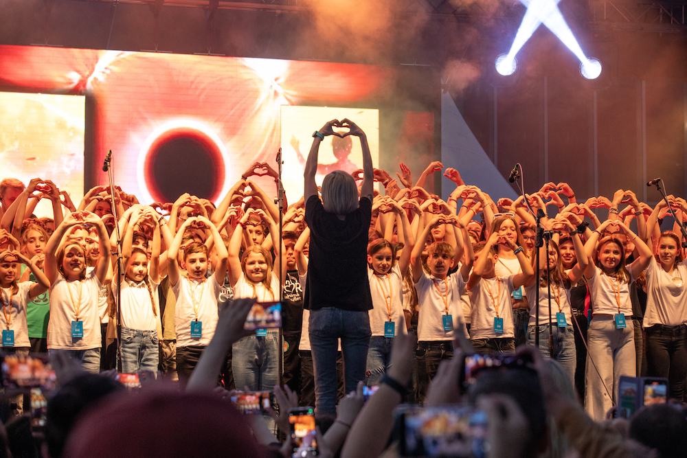 Peste 13.000 de copii vor cânta pe 1 iunie în Romania, Moldova și China la evenimentul Cantus Mundi - Ora Copiilor 2025.