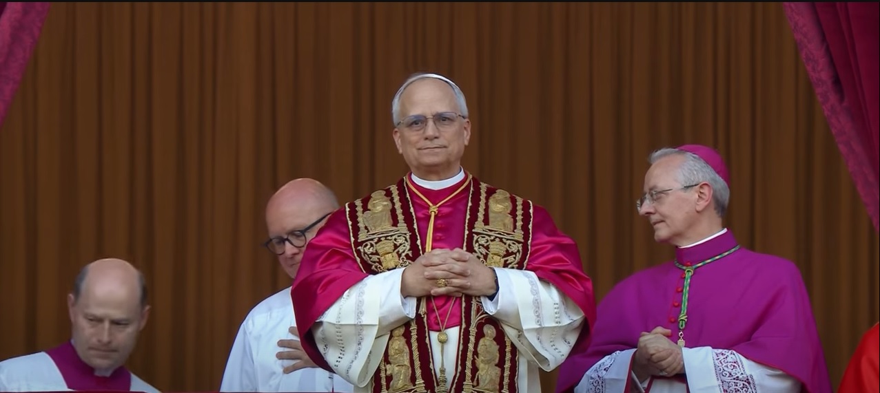 Președintele României felicită călduros Papa Leo XIV, primul papă născut în SUA, odată ales pe Scaunul Sfântului Petru.