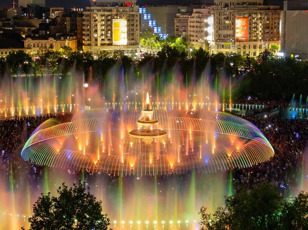 Fântânile din Piața Unirii București reînviază Spectacolele Sinfonia Apei cu tematica “Galaxy of Legendary Films din 23 mai