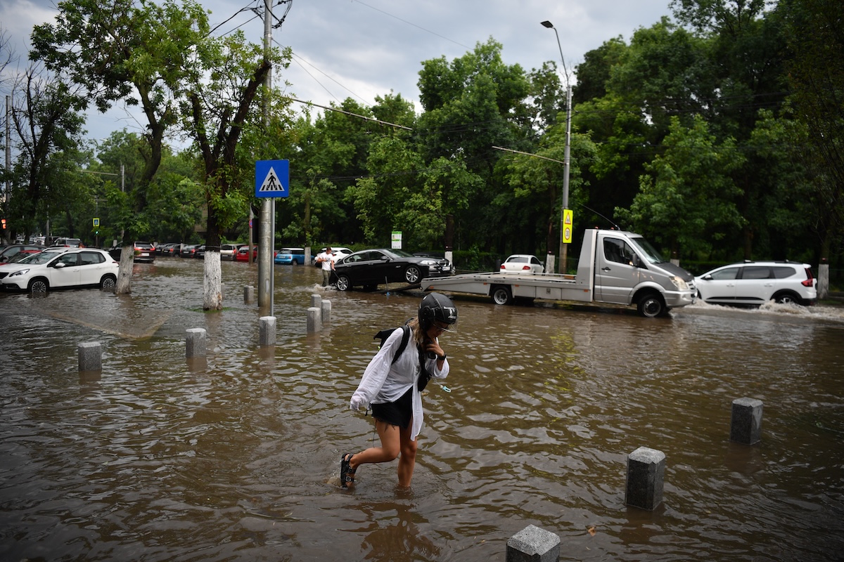  Inundații masive și transport public afectat grav