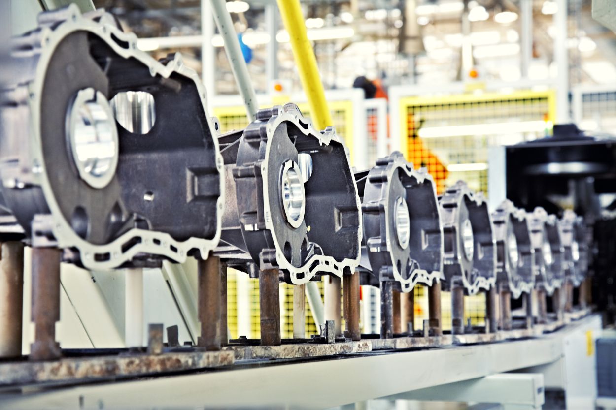 Impactul provocărilor industriei auto europene se resimte la Iași și Oradea